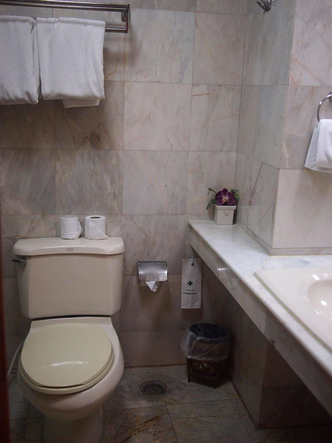 Parkway Inn Bangkok Bagian luar foto